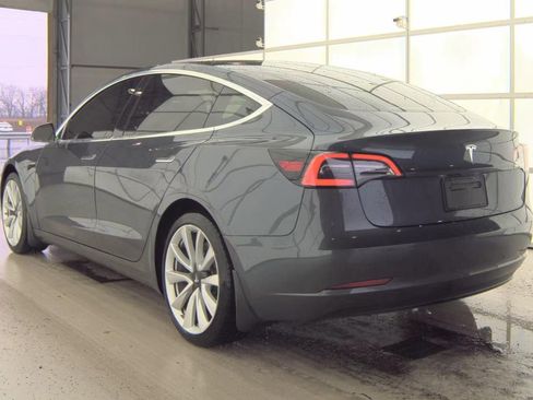 Used 2020 Tesla Model 3 Standard Range image 5