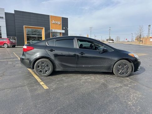 Used 2016 Kia Forte LX image 4