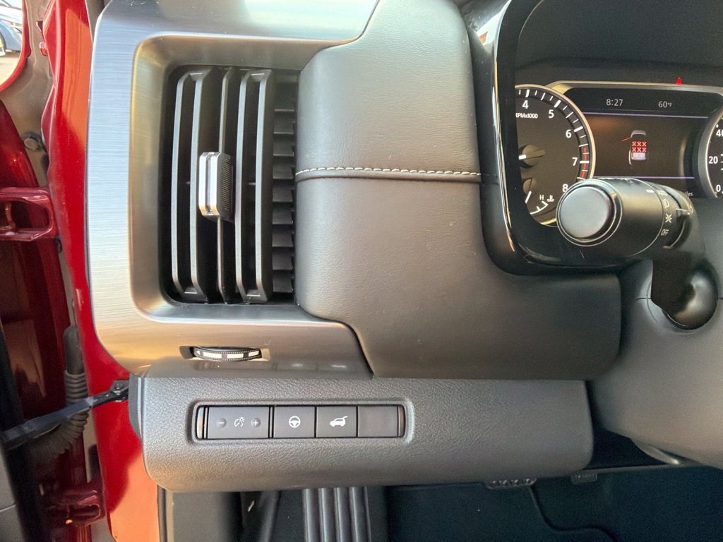 Used 2023 Nissan Pathfinder SL AWD/4WD image 29