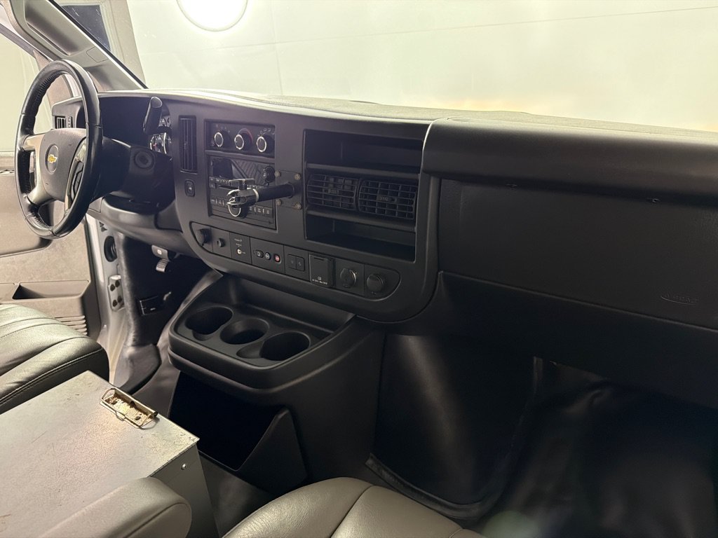 Used 2019 Chevrolet Express 3500 Extended w/ Driver Convenience Package RWD image 14