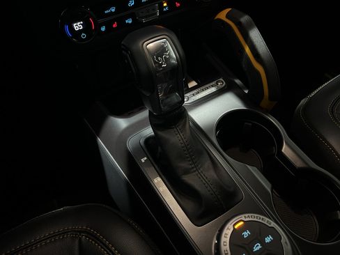 Used 2024 Ford Bronco Badlands image 14