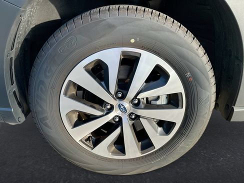 Used 2025 Subaru Outback AWD/4WD image 10