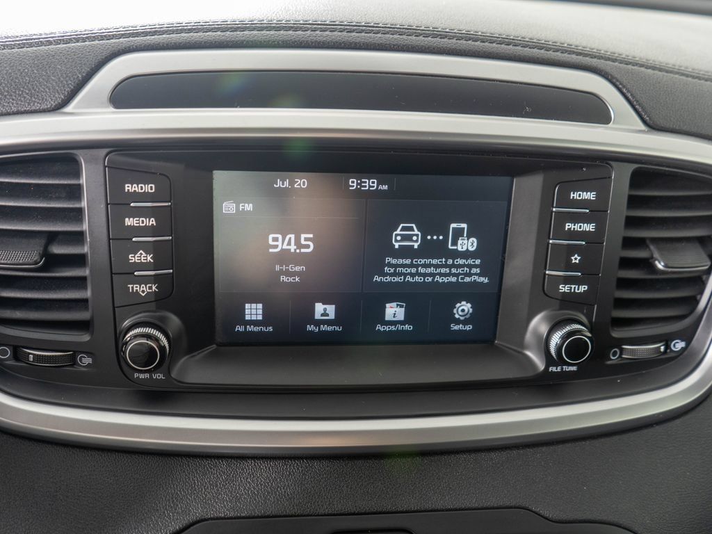 Used 2020 Kia Sorento AWD V6 image 18
