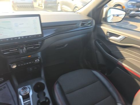 Certified 2023 Ford Escape ST-Line Elite AWD/4WD image 24