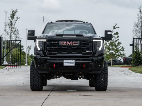 Used 2026 GMC Sierra 2500 AT4 w/ Technology Package AWD/4WD image 46