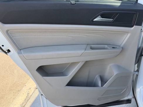 Used 2021 Volkswagen Atlas SE w/ Panoramic Sunroof Package FWD image 21