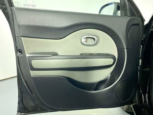 Used 2015 Kia Soul image 19