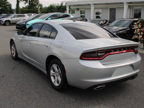 Used 2020 Dodge Charger SXT RWD image 5