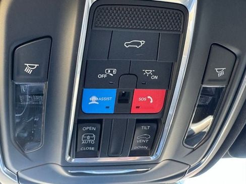 New 2026 Jeep Grand Cherokee Altitude image 42