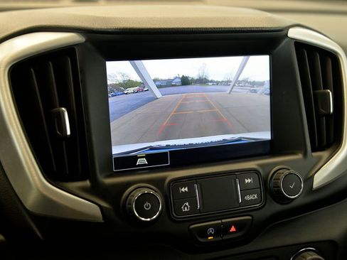 Used 2023 GMC Terrain SLT AWD/4WD image 20