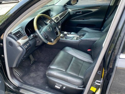 Used 2015 Lexus LS 460 w/ Comfort Package RWD image 13