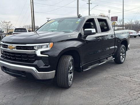 Used 2023 Chevrolet Silverado 1500 LT image 3