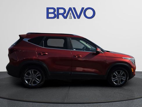 Used 2021 Kia Seltos S FWD image 5