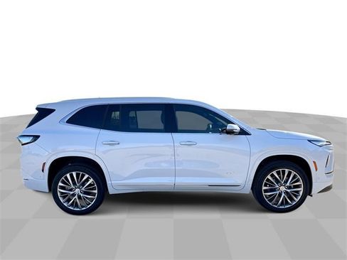 New 2026 Buick Enclave Avenir w/ Super Cruise Package image 9