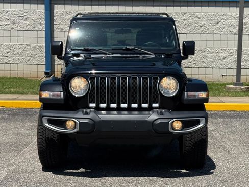Used 2018 Jeep Wrangler Unlimited Sahara AWD/4WD image 2