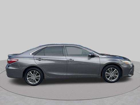 Used 2015 Toyota Camry SE w/ Moonroof Package FWD image 7