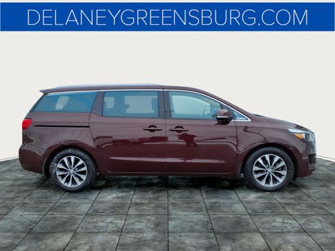 Used 2017 Kia Sedona SX image 2