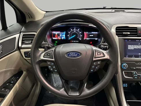 Used 2019 Ford Fusion SE image 14