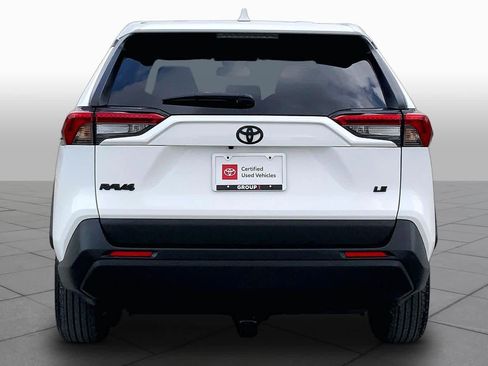 Used 2022 Toyota RAV4 LE image 5