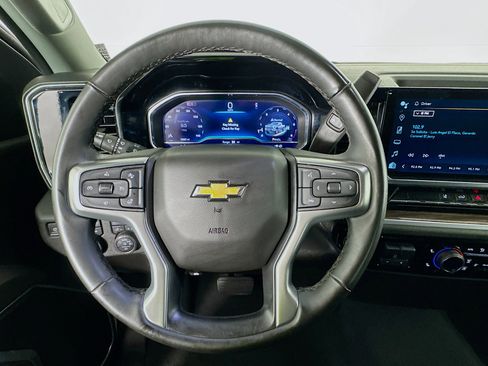 Used 2025 Chevrolet Silverado 2500 LT w/ Convenience Package image 11