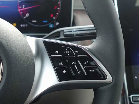New 2026 Mercedes-Benz GLC 300 4MATIC image 32