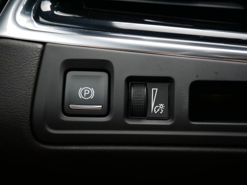 Used 2022 Cadillac XT6 Premium Luxury w/ LPO, Floor Liner Package AWD/4WD image 26