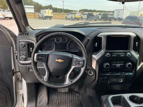 Used 2022 Chevrolet Silverado 2500 LT w/ Convenience Package AWD/4WD image 7