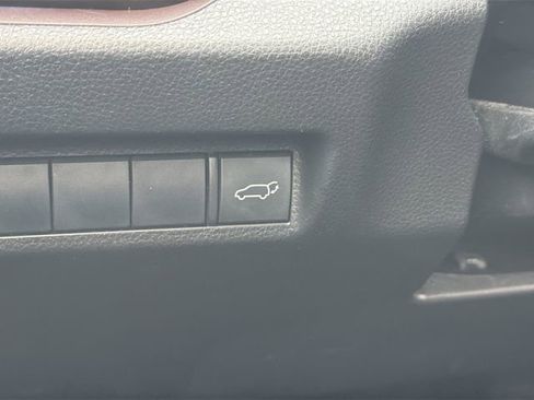 Used 2020 Toyota RAV4 Limited image 26