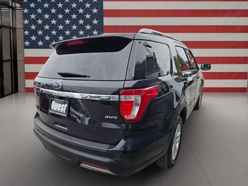 Used 2019 Ford Explorer XLT w/ Equipment Group 202A image 9