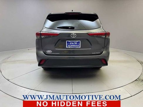 Used 2021 Toyota Highlander XLE image 4