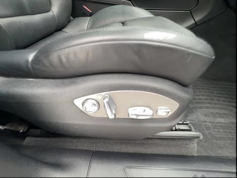 Used 2023 Porsche Macan AWD/4WD image 32