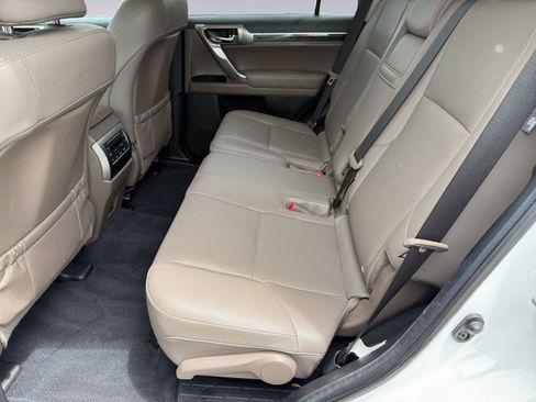 Used 2022 Lexus GX 460 Premium w/ Premium Package AWD/4WD image 17