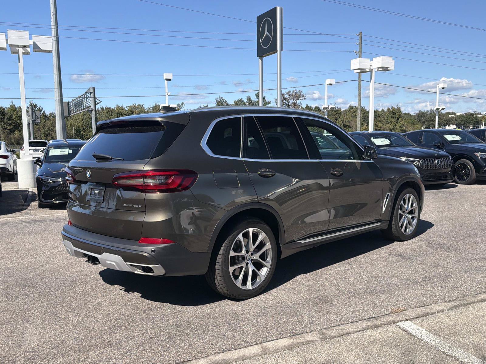 Used 2021 BMW X5 xDrive45e w/ Convenience Package AWD/4WD image 3
