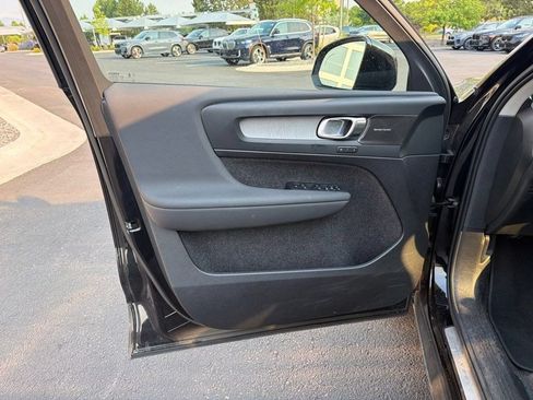 Used 2025 Volvo XC40 B5 Plus w/ Climate Package AWD/4WD image 9