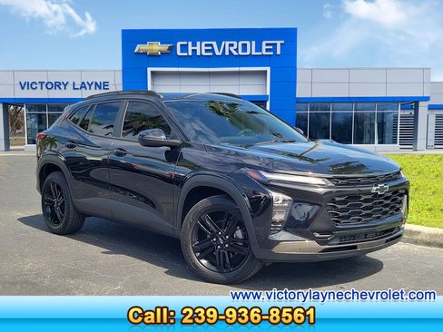 Used 2024 Chevrolet Trax ACTIV w/ Sunroof Package FWD image 1