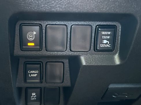 Used 2024 Nissan Frontier SV w/ SV Convenience Package RWD image 32