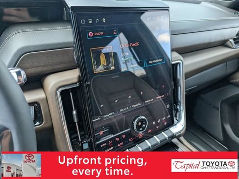 Used 2026 GMC Yukon Denali Ultimate AWD/4WD image 25