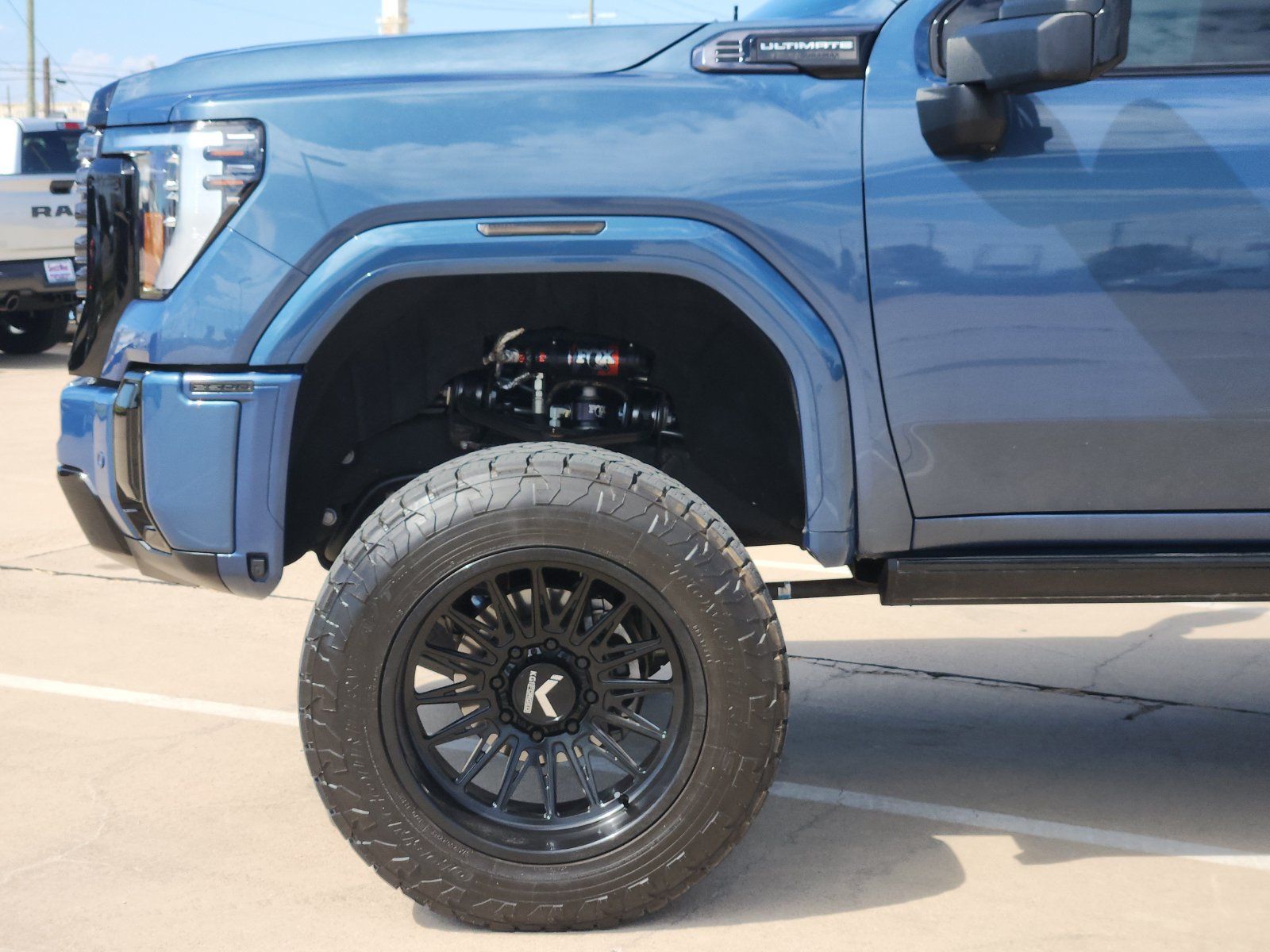 Used 2025 GMC Sierra 2500 Denali Ultimate AWD/4WD image 9