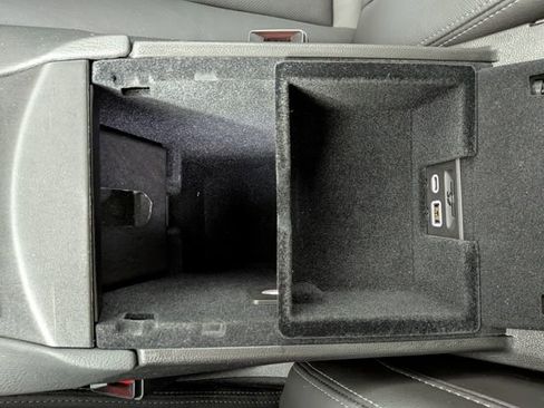 Certified 2022 Cadillac XT5 Premium Luxury image 23