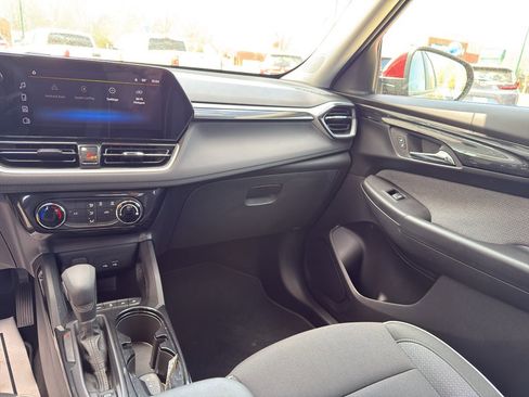 Used 2025 Chevrolet TrailBlazer LT image 24