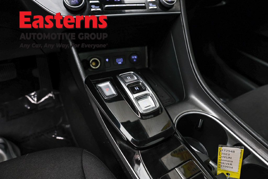Used 2023 Hyundai Sonata SEL w/ Convenience Package FWD image 14
