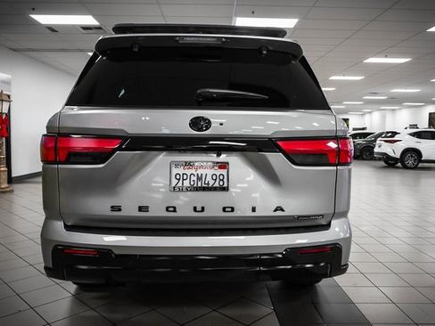 Used 2025 Toyota Sequoia Platinum image 7