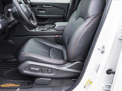 New 2025 Honda Pilot TrailSport image 11