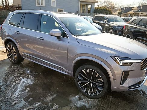 New 2026 Volvo XC90 B6 Plus w/ Protection Package image 4