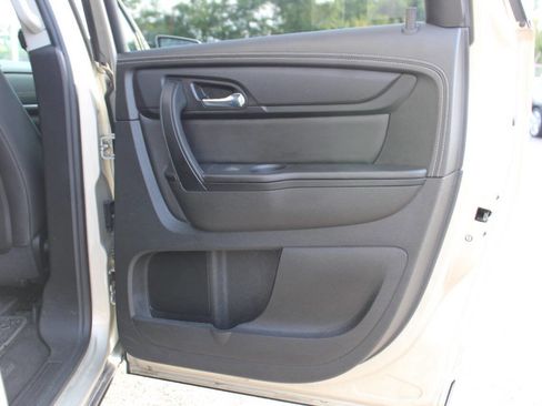 Used 2015 Chevrolet Traverse LT image 16