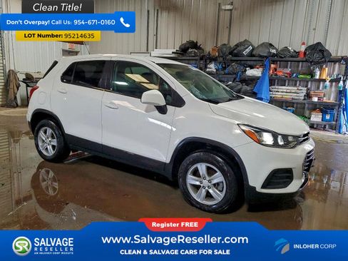 Used 2021 Chevrolet Trax LS w/ Fleet Convenience Package AWD/4WD image 5