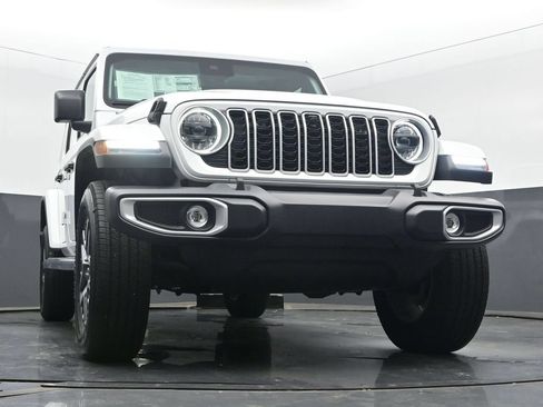 Used 2024 Jeep Wrangler Unlimited Sahara w/ Technology Group AWD/4WD image 56