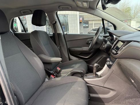 Used 2019 Chevrolet Trax LS FWD image 11