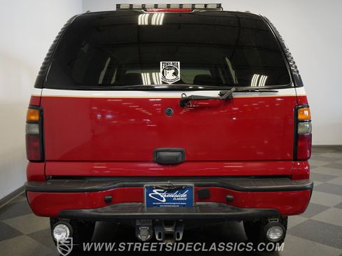 Used 2004 Chevrolet Suburban 2500 AWD/4WD image 11