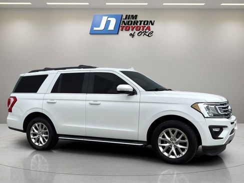 Used 2020 Ford Expedition XLT w/ Equipment Group 202A AWD/4WD image 3